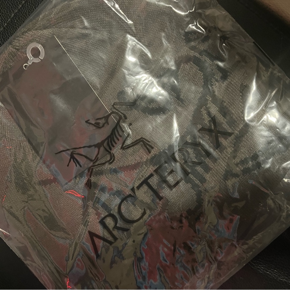 Arc'teryx Gray And Black Patterned Jacket - image 1